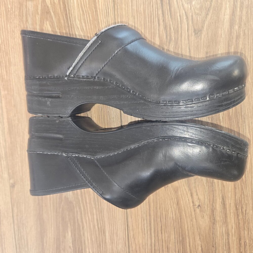 Dansko Clogs - Picture 4 of 8